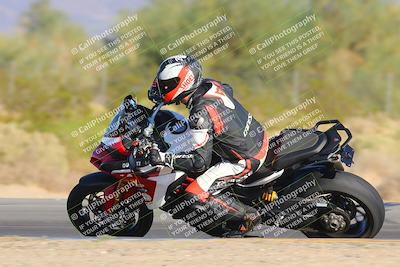 media/Nov-06-2023-Moto Forza (Mon) [[ce023d0744]]/3-Intermediate Group/Session 5 (Turn 9)/